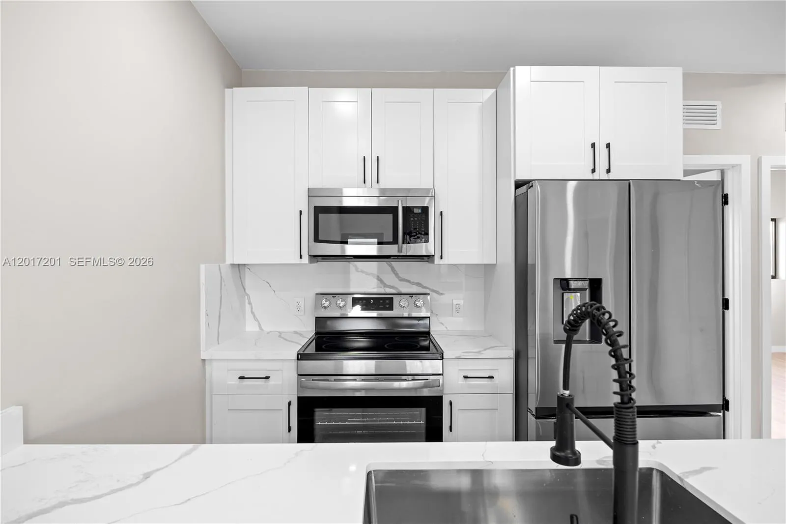 630 NE 166th St # 3, Miami FL 33162