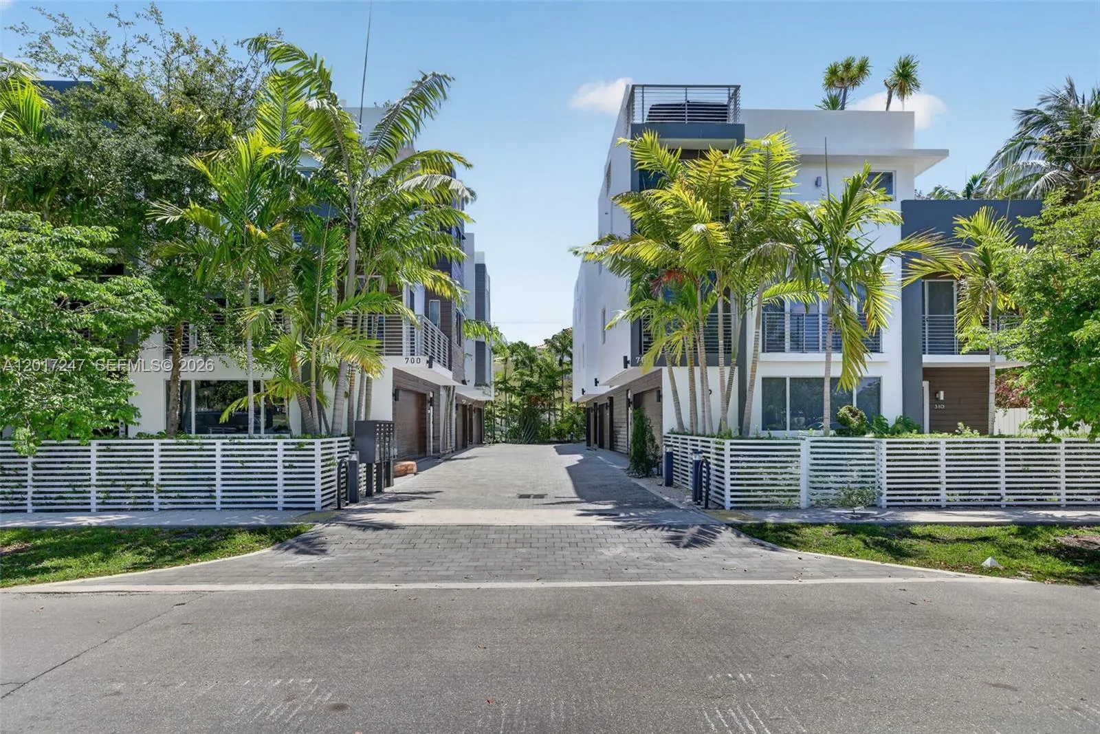 4 bedroom 4 bath for sale at 700 NE 14th Ave # 311, Fort Lauderdale FL 33304