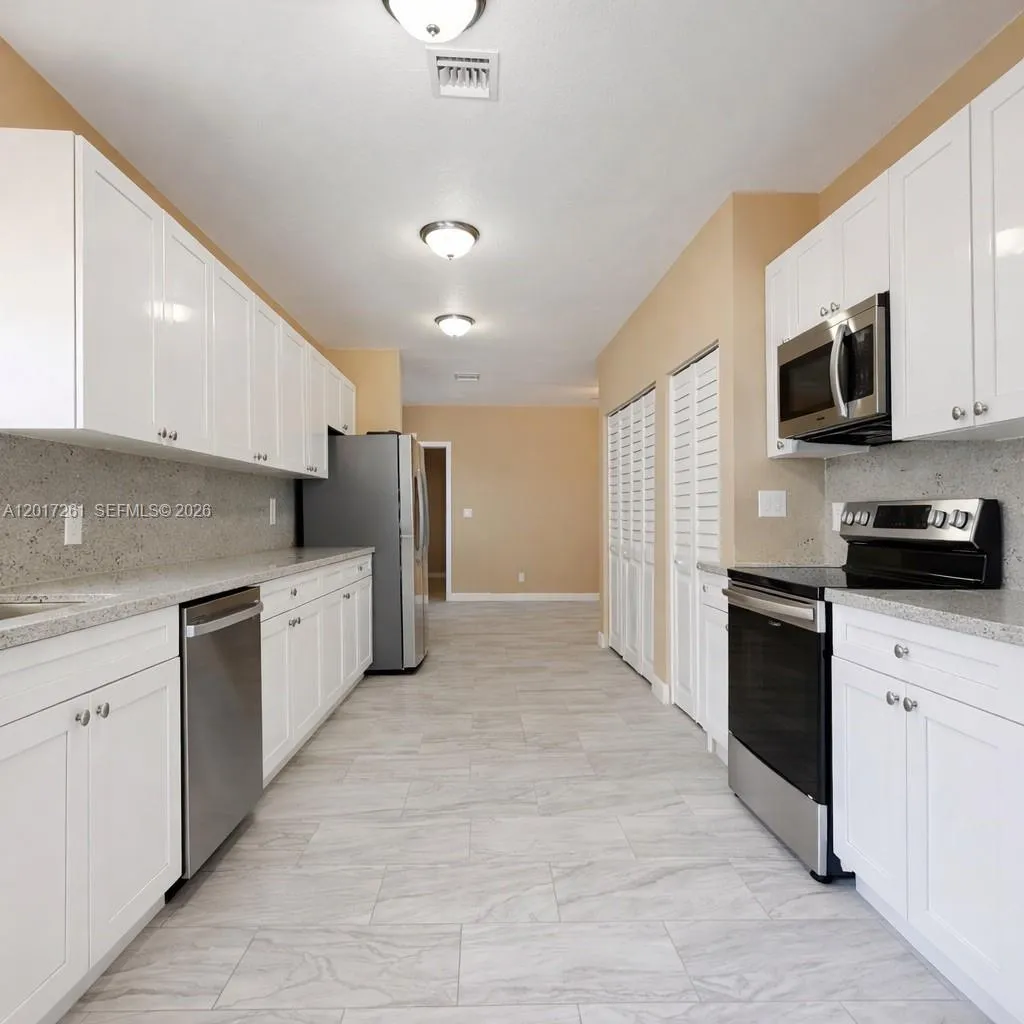 1015 NW 8th Ave, Fort Lauderdale FL 33311