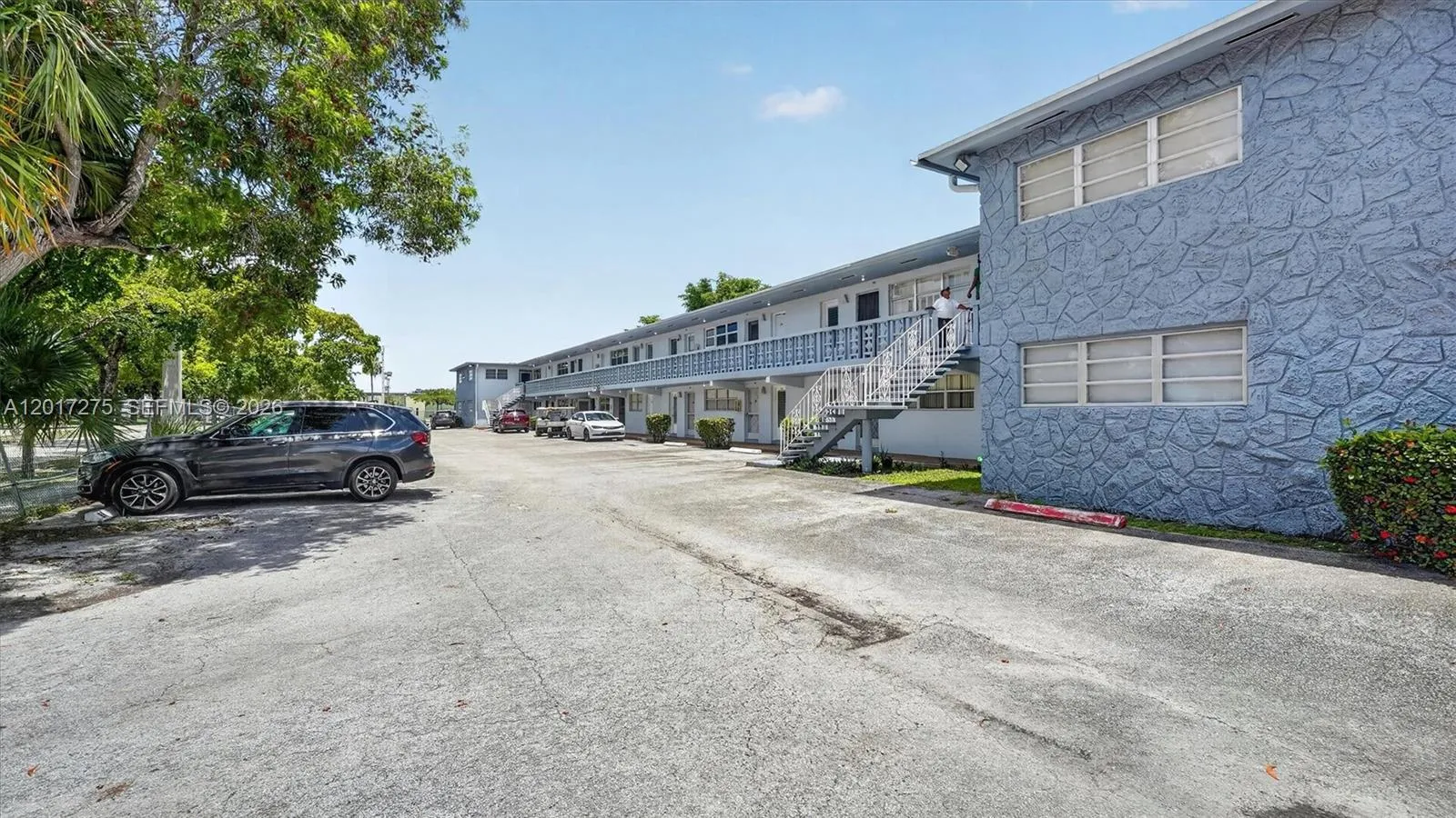 300 NE 191st St # 219, Miami FL 33179