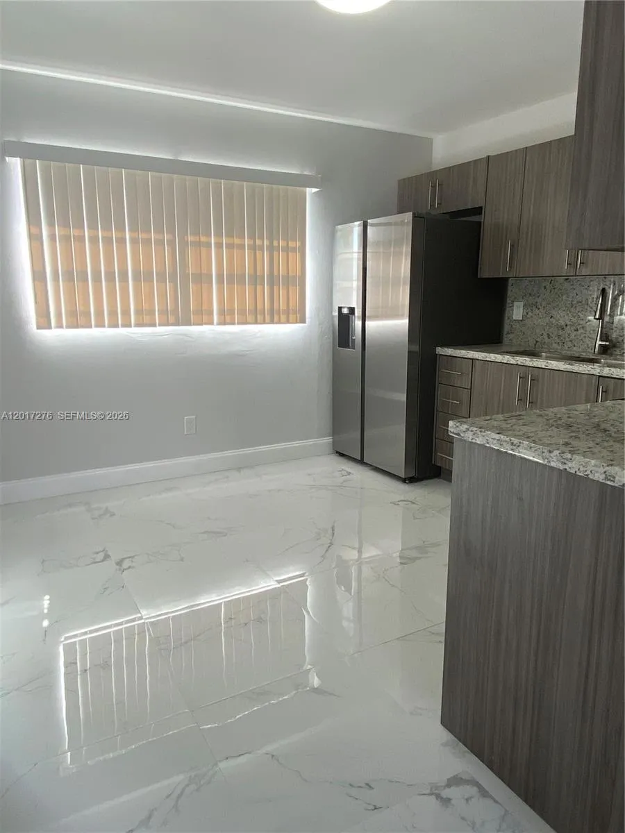 852 NW 8th St # 852, Hallandale Beach FL 33009