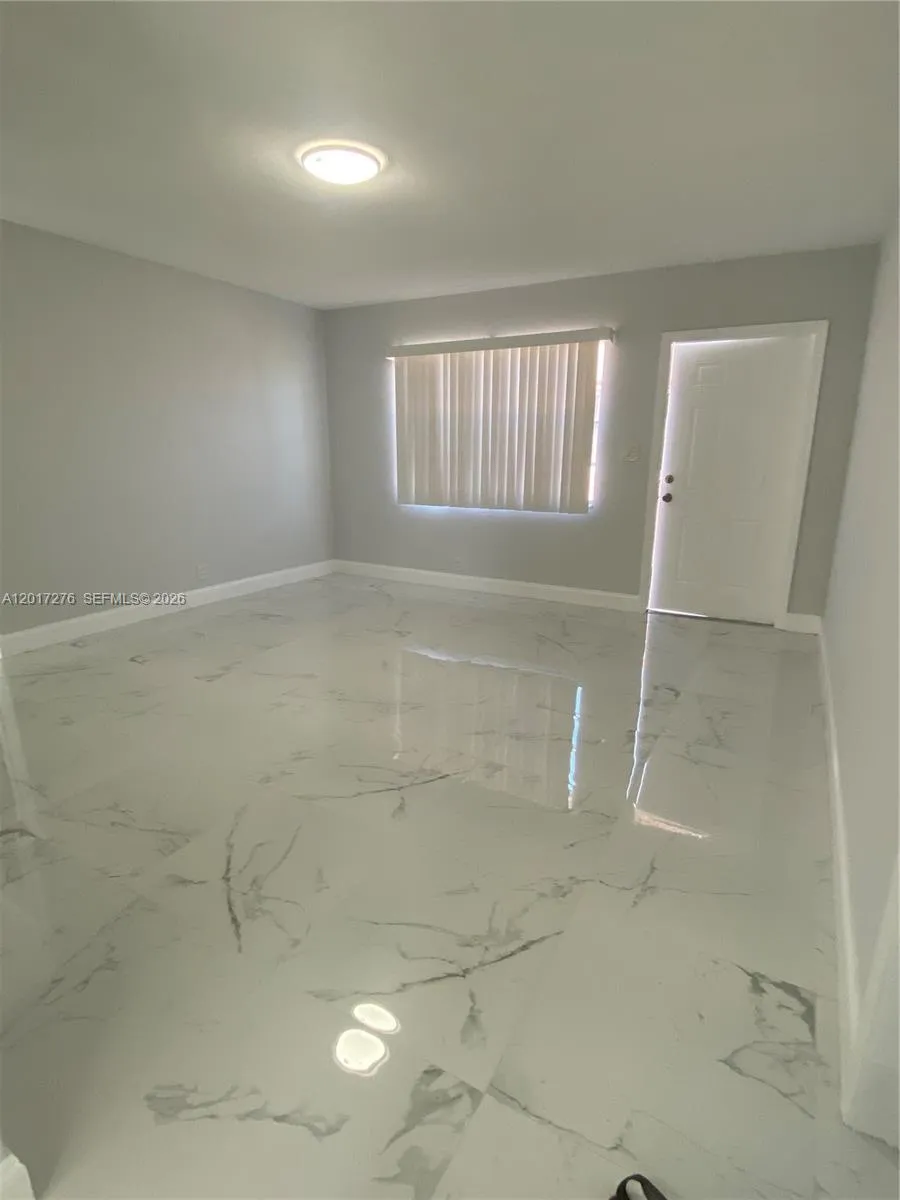 852 NW 8th St # 852, Hallandale Beach FL 33009