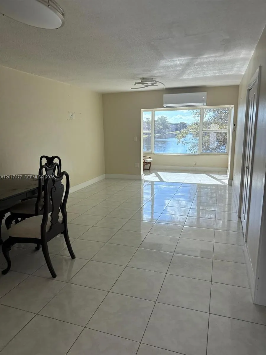 300 NE 191st St # 219, Miami FL 33179