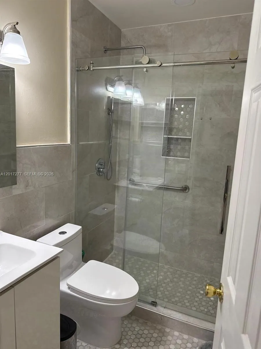 300 NE 191st St # 219, Miami FL 33179