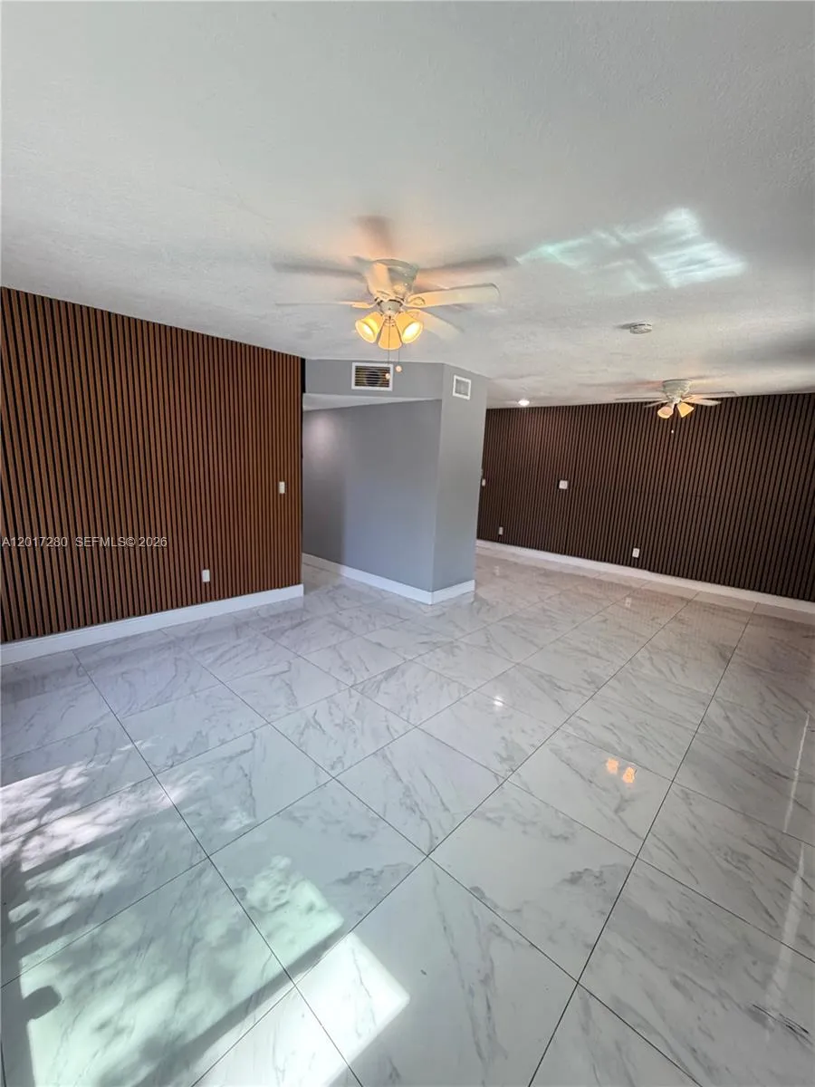 850 NW 113th St, Miami FL 33168