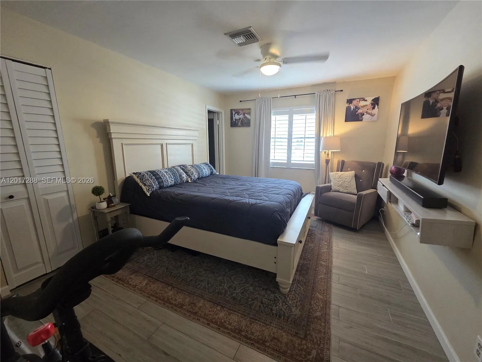 19 Chestnut Cir, Cooper City FL 33026
