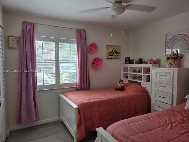 19 Chestnut Cir, Cooper City FL 33026