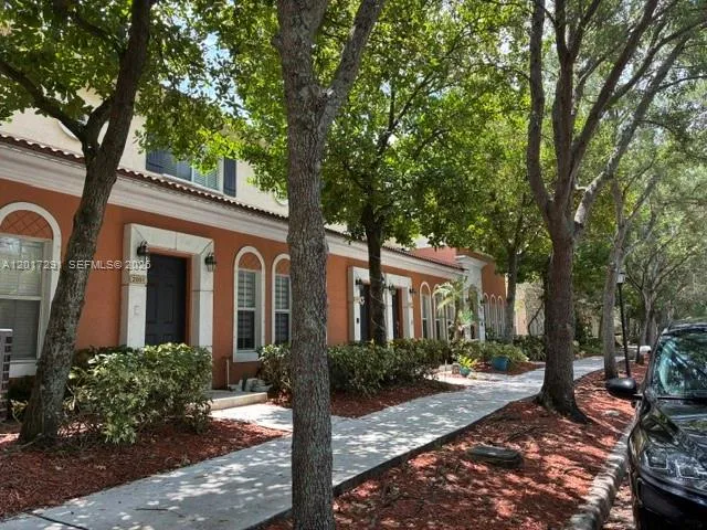 2551 SW 99th Way, Miramar FL 33025