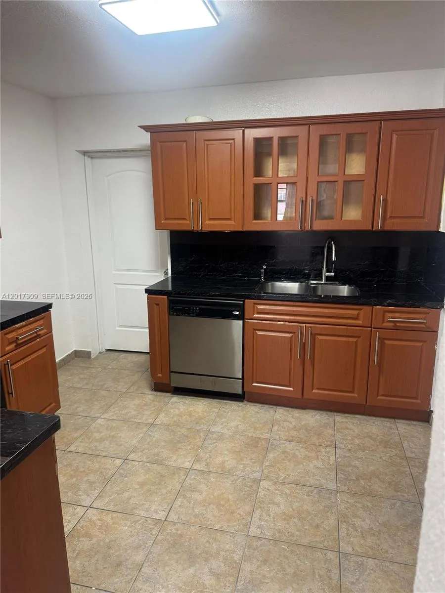 35 W 61st St, Hialeah FL 33012