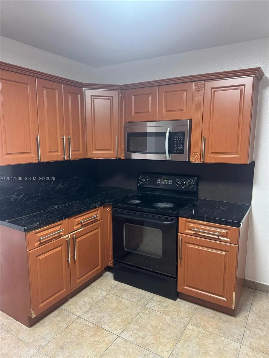 35 W 61st St, Hialeah FL 33012