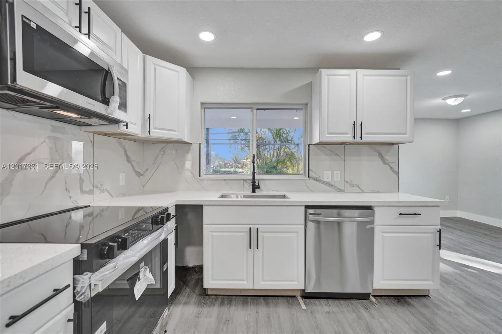 8400 NW 7th St, Pembroke Pines FL 33024