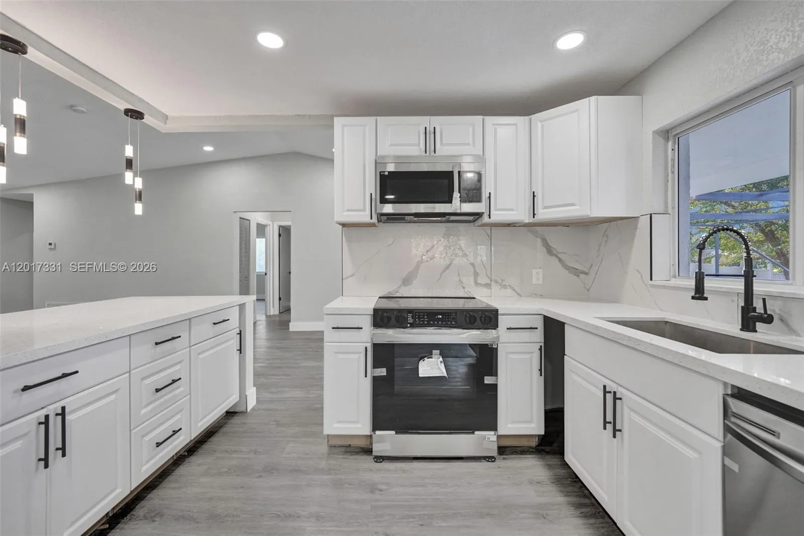 8400 NW 7th St, Pembroke Pines FL 33024