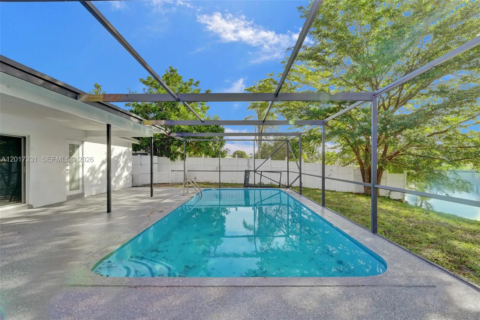 8400 NW 7th St, Pembroke Pines FL 33024