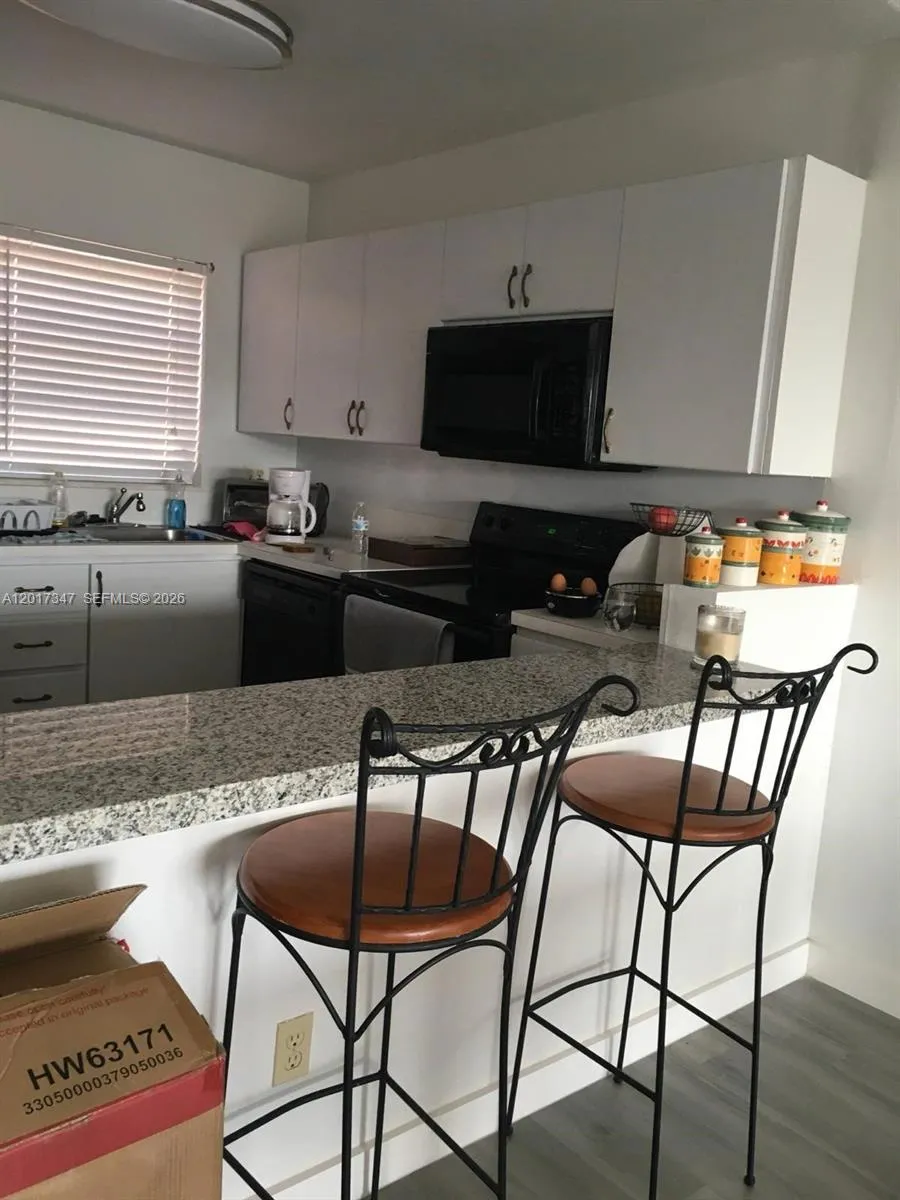 3050 E Sunrise Lakes Dr # 402, Sunrise FL 33322