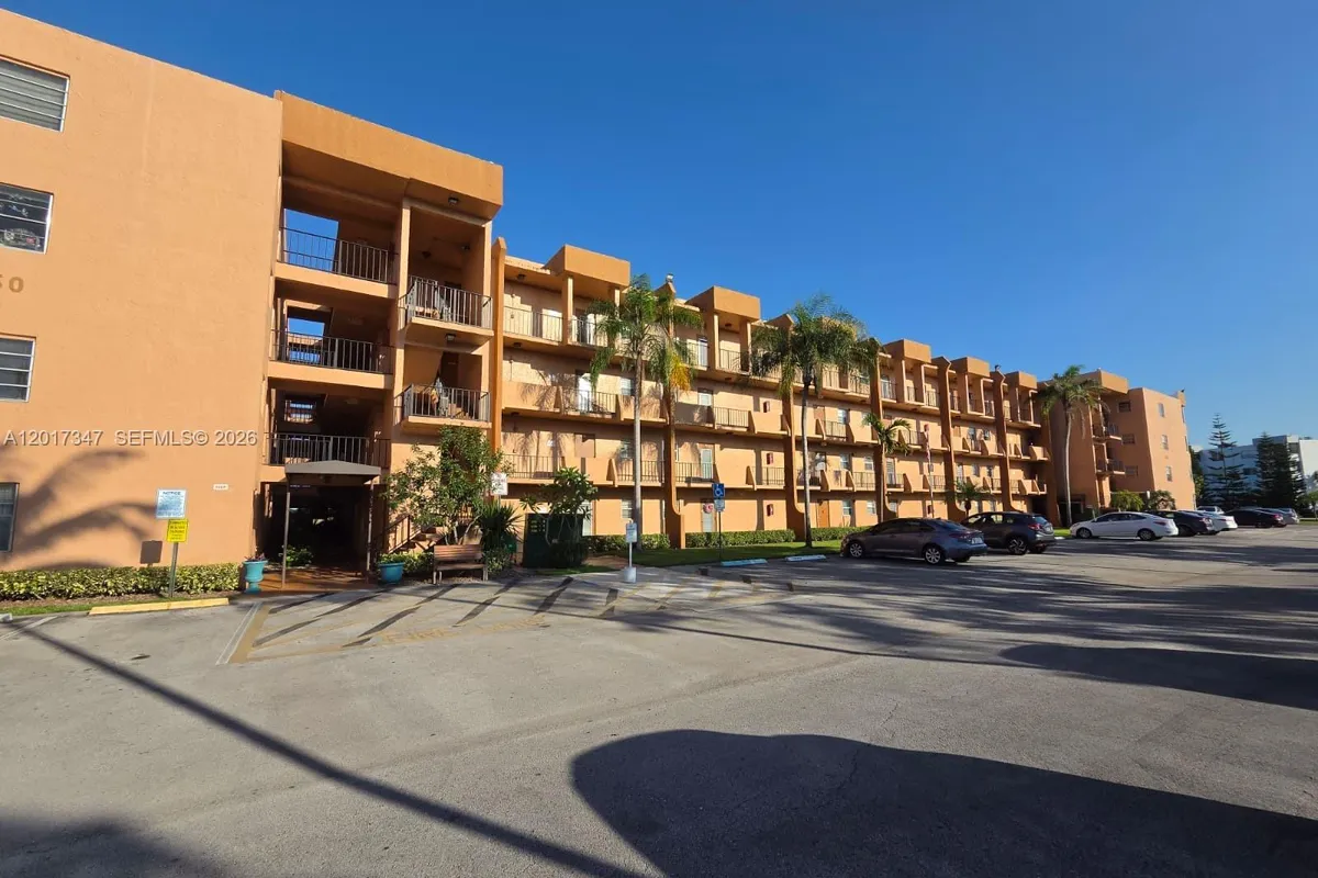 3050 E Sunrise Lakes Dr # 402, Sunrise FL 33322