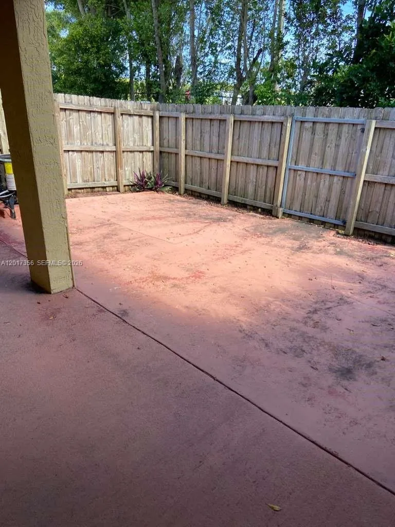 3244 NE 11th Dr, Homestead FL 33033