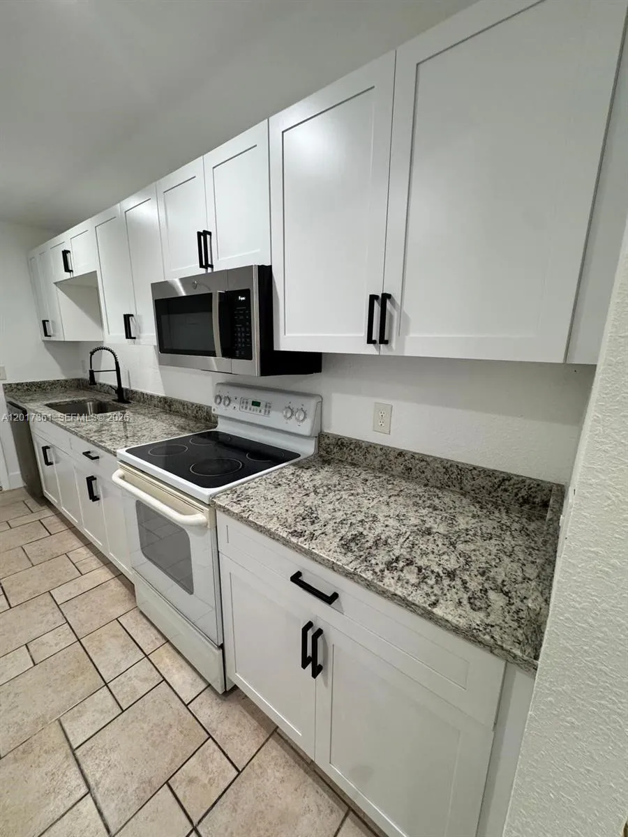 725 NorthLake Blvd # 4, Other City - In The State Of Florida FL 32701