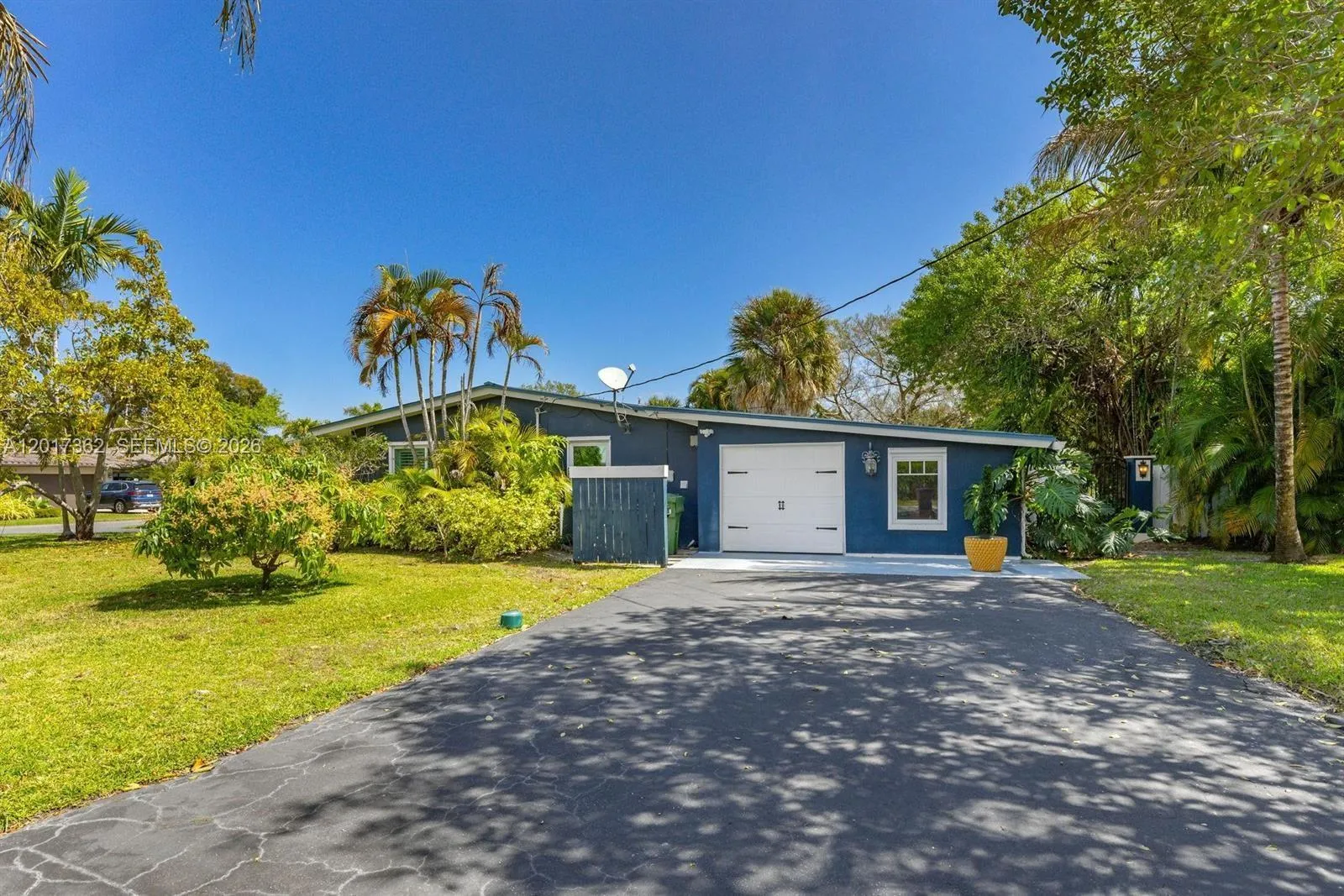 2624 NE 30th St, Fort Lauderdale FL 33306