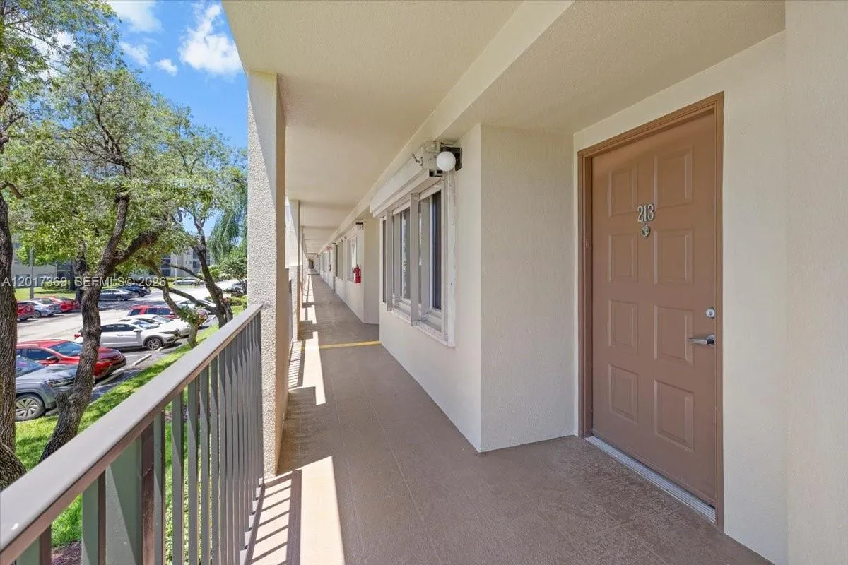 1351 SW 141st Ave # 213G, Pembroke Pines FL 33027