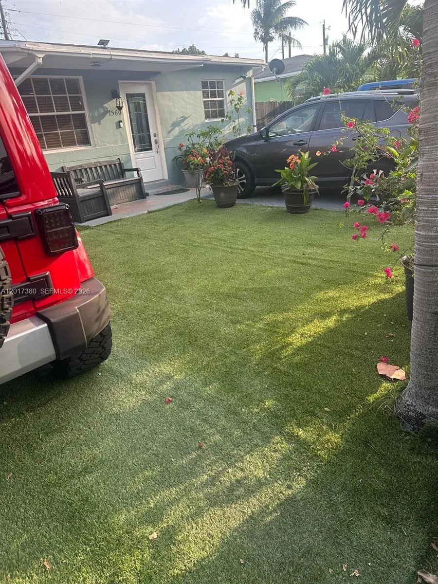 1560 NE 154th St, North Miami Beach FL 33162