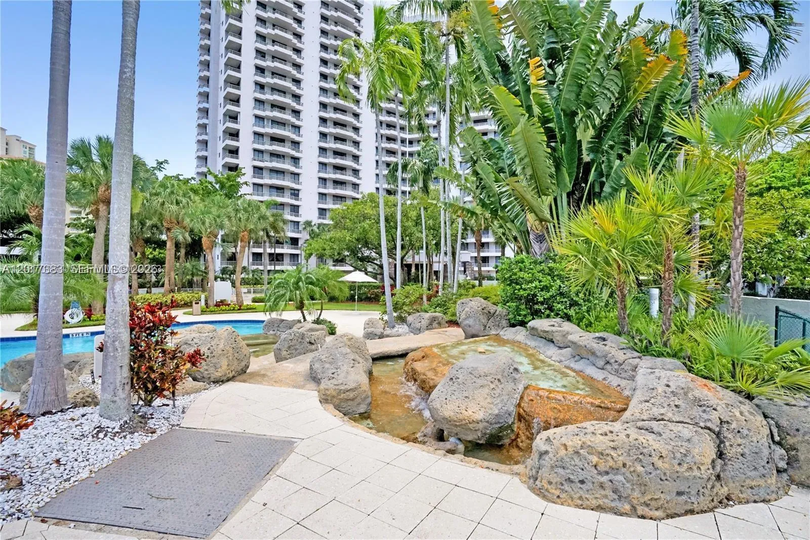 3300 NE 192nd St # 910, Aventura FL 33180