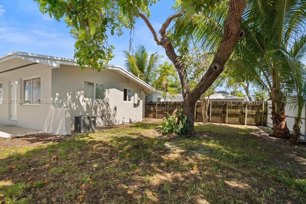 8400 NW 24th Ct, Miami FL 33147