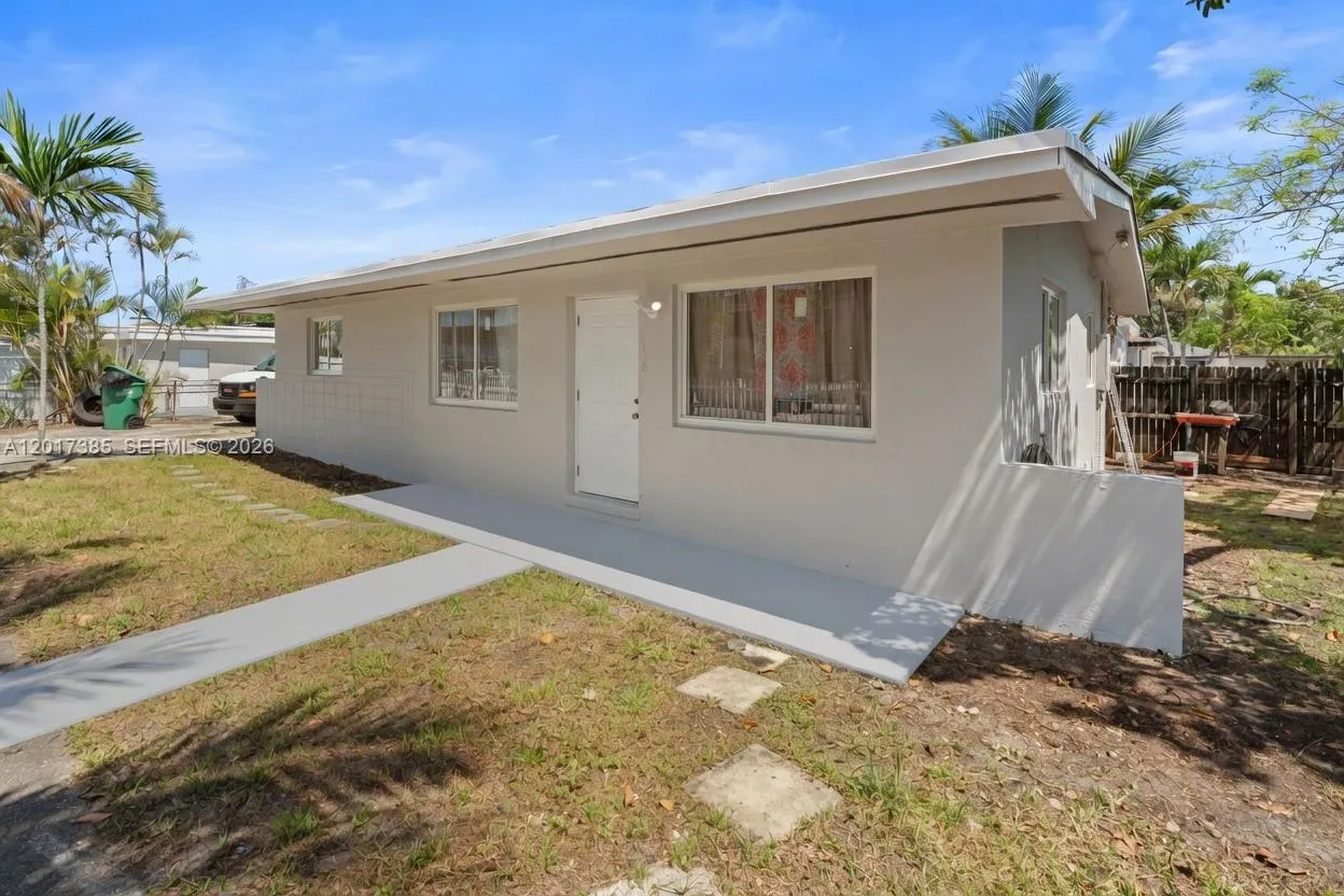 8400 NW 24th Ct, Miami FL 33147