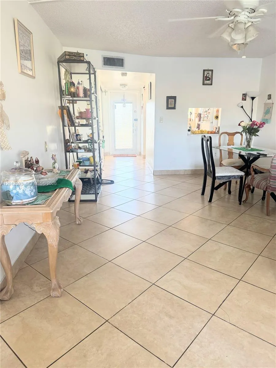 8130 Sunrise Lakes Blvd # 202, Sunrise FL 33322