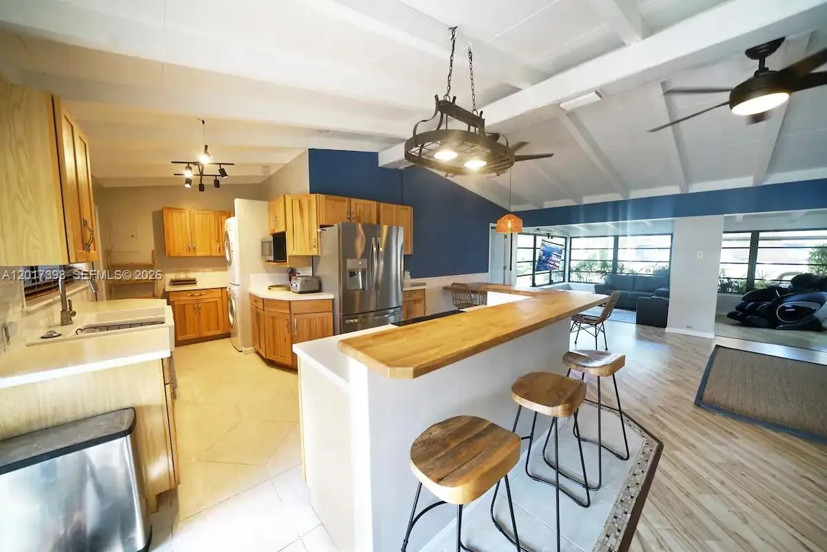 2518 Gulfstream Ln, Fort Lauderdale FL 33312