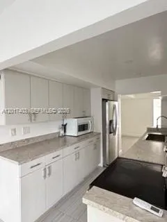 1362 NE 145th St # 1362, Miami FL 33161