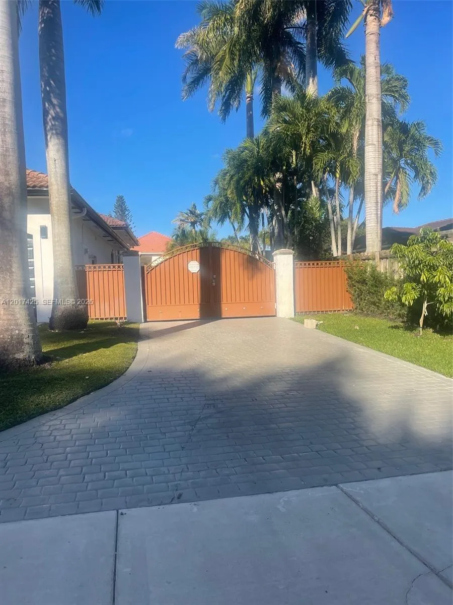 8775 SW 164th St # 1, Palmetto Bay FL 33157