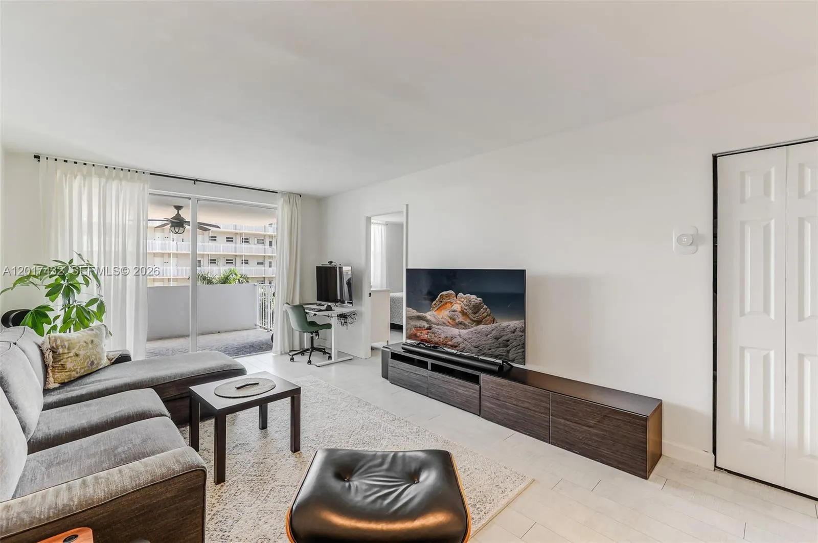 1331 Lincoln Rd # 704, Miami Beach FL 33139