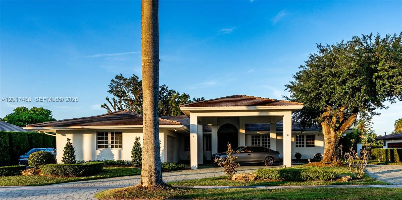 15761 Turnberry Dr, Miami Lakes FL 33014