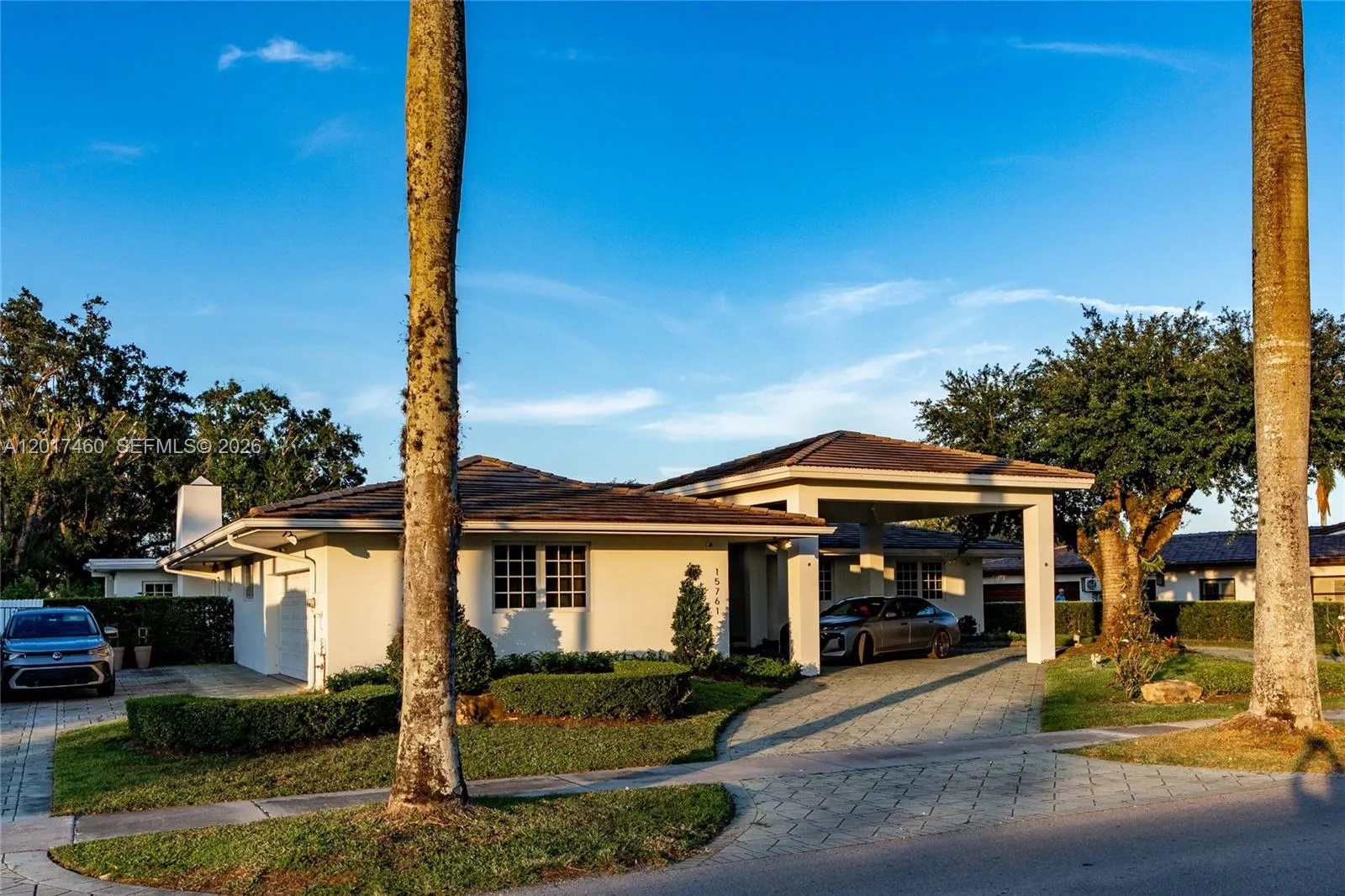 15761 Turnberry Dr, Miami Lakes FL 33014