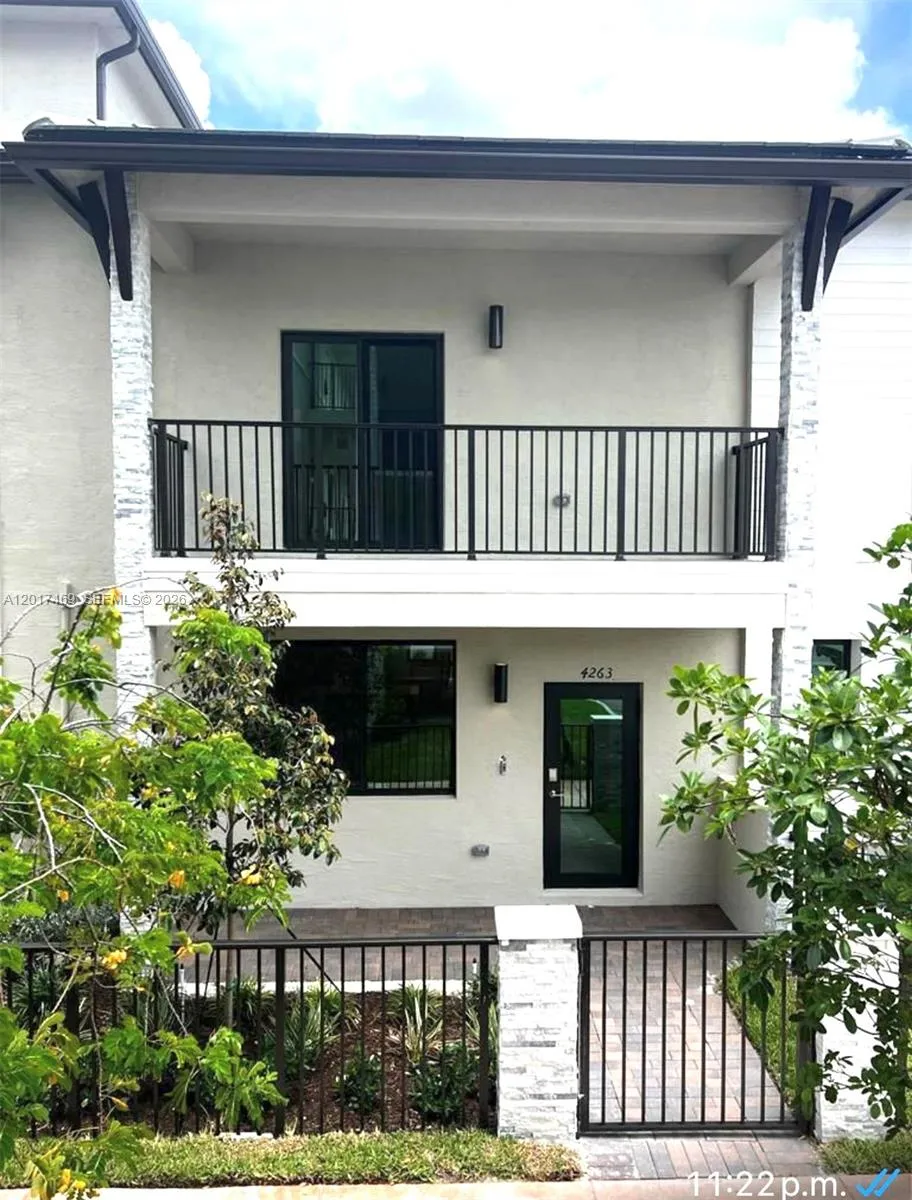 4263 NW 83rd Path # 0, Doral FL 33166