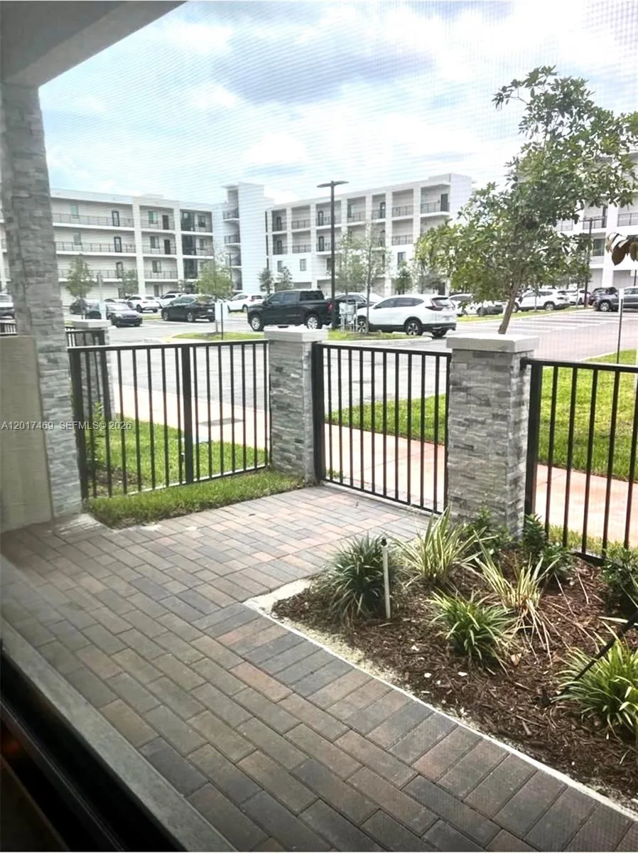 4263 NW 83rd Path # 0, Doral FL 33166