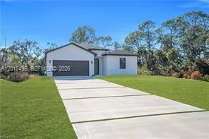 621 GREENBRIAR BLVD, Other City - In The State Of Florida FL 33972