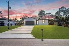 621 GREENBRIAR BLVD, Other City - In The State Of Florida FL 33972