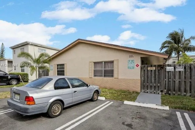 231 SW 8th Ct, Pompano Beach FL 33060