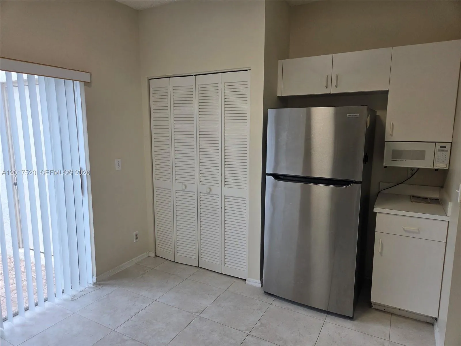 47 Simonton Cir, Weston FL 33326