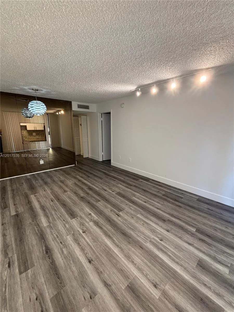 14321 N Kendall Dr # 303F, Miami FL 33186