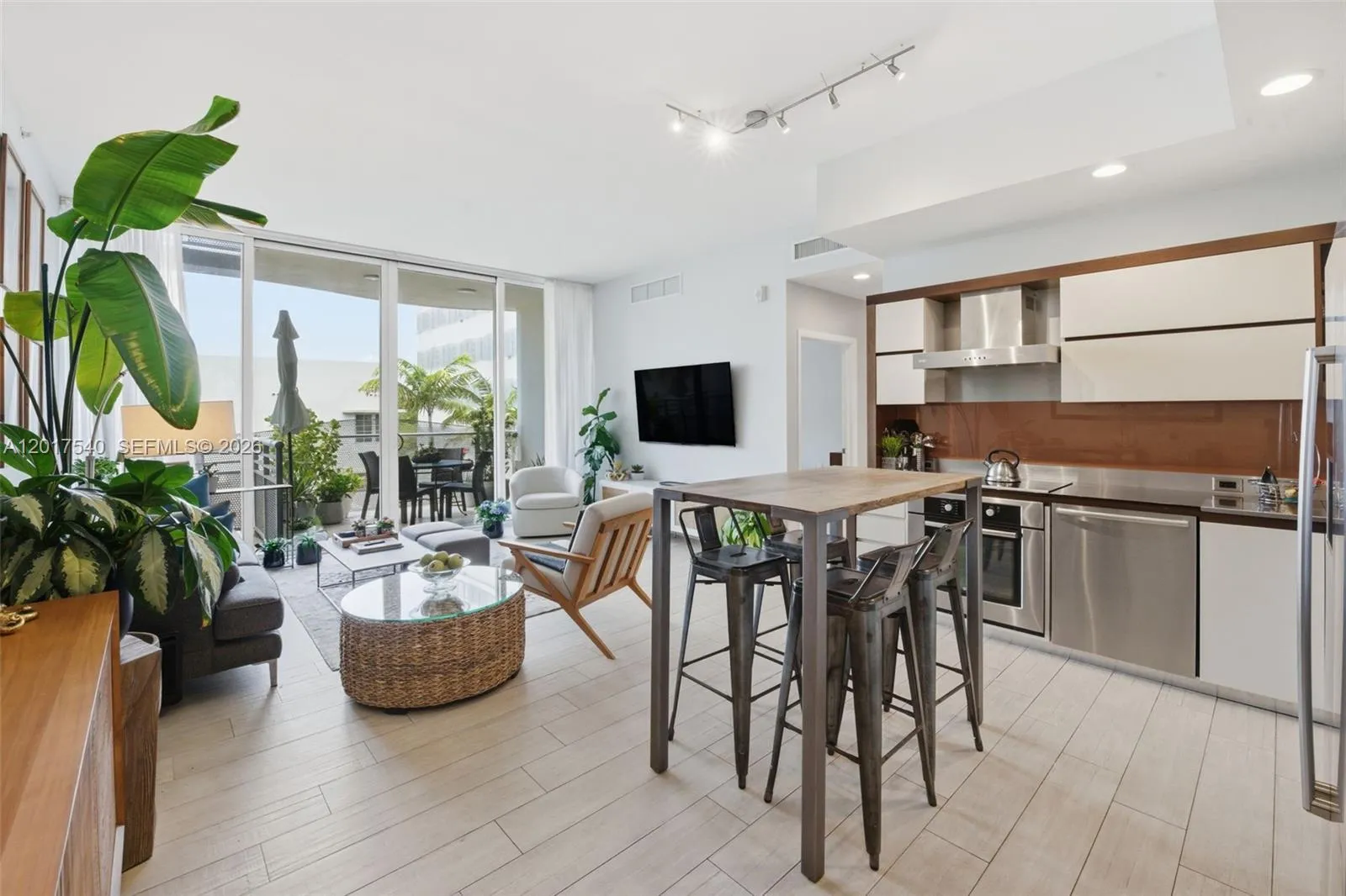 2 bedroom 2 bath for sale at 2100 Park Ave # 302, Miami Beach FL 33139