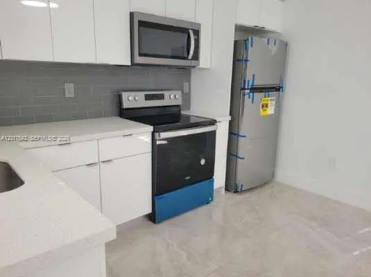1725 Calais Dr # 6, Miami Beach FL 33141