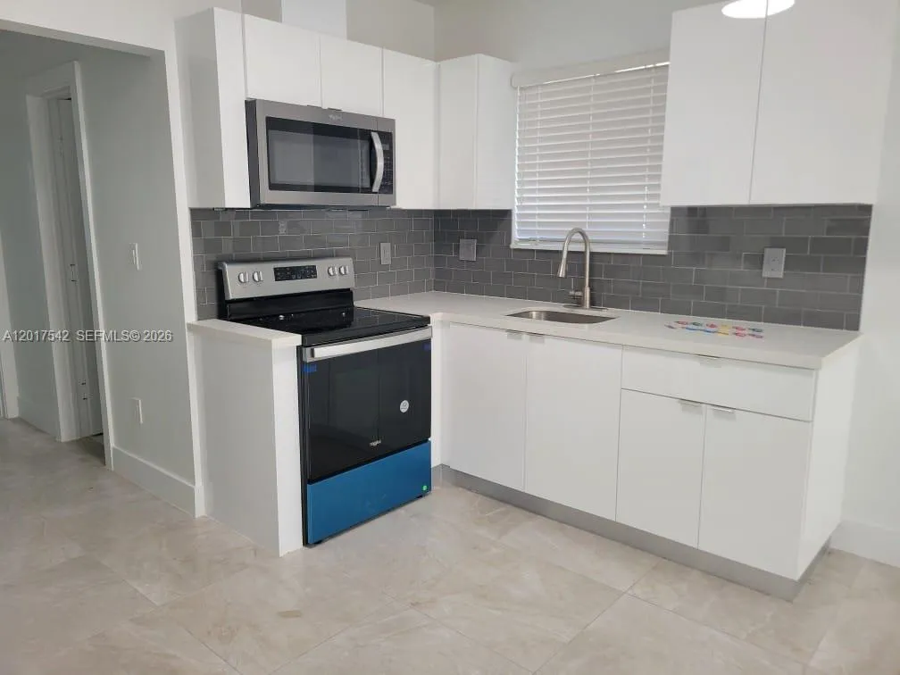 1725 Calais Dr # 6, Miami Beach FL 33141