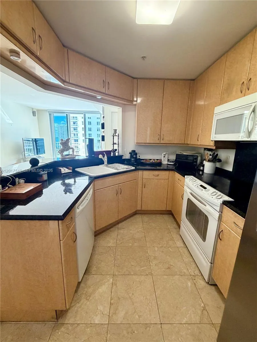 801 Brickell Key Blvd # 1207, Miami FL 33131