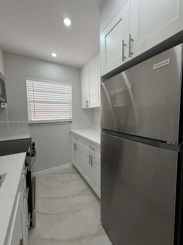 932 NW 5th St # 3, Miami FL 33128