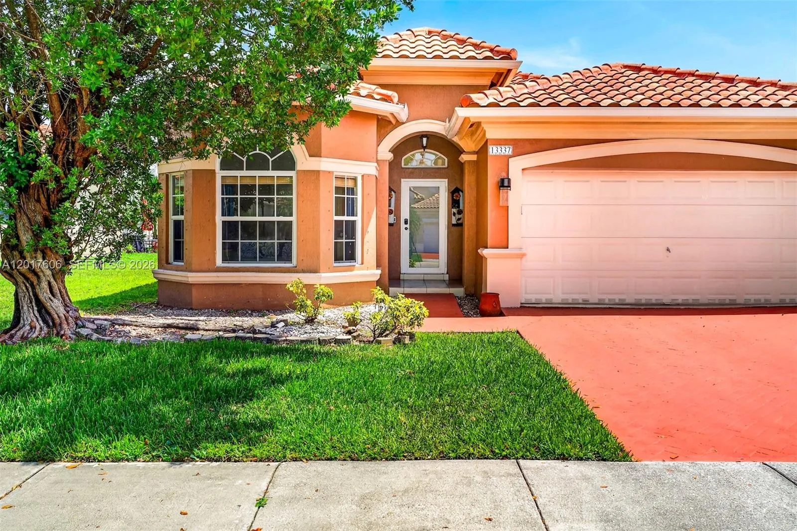 13337 SW 52nd St, Miramar FL 33027