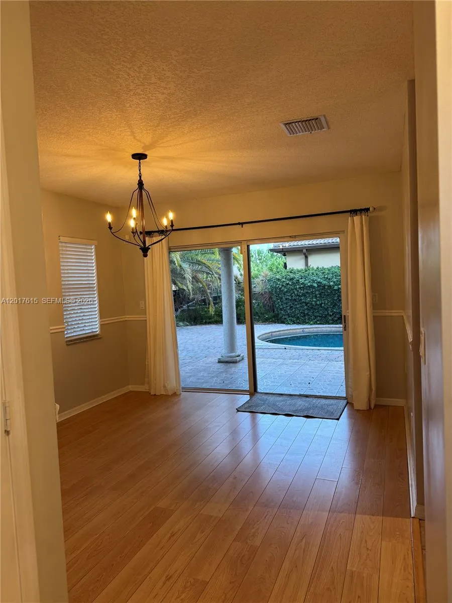 8872 SW 208th Ter, Cutler Bay FL 33189