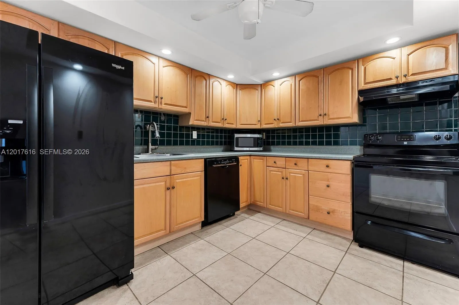 800 Parkview Dr # 1007, Hallandale Beach FL 33009