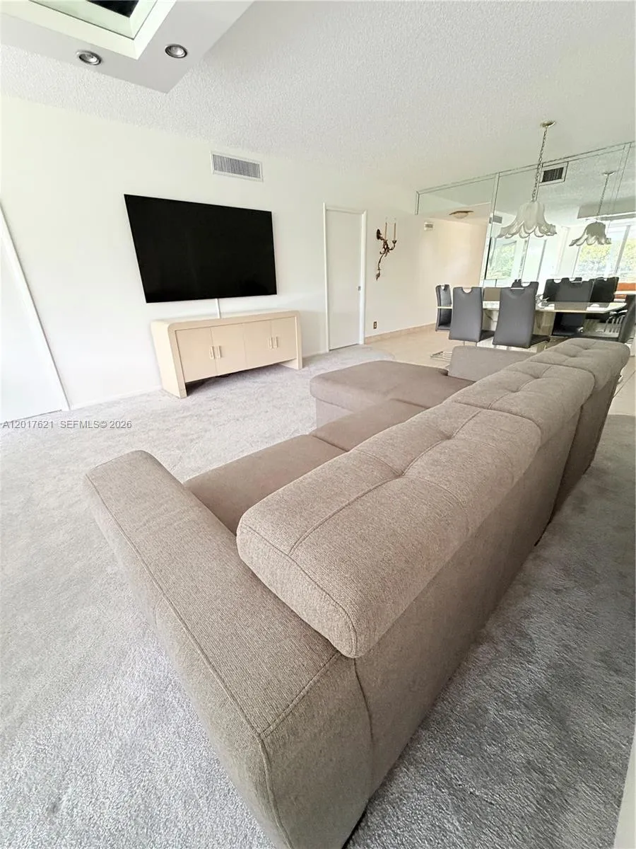 4020 W Palm Aire Dr # 403, Pompano Beach FL 33069
